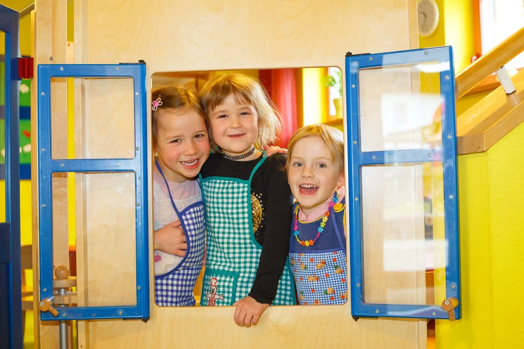 Kinder spielen im Kindergarten Sonnenstrahl